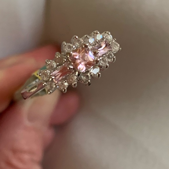 Beautiful woman’s ring - Picture 6 of 8